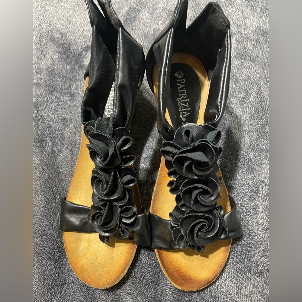 Flower sandals